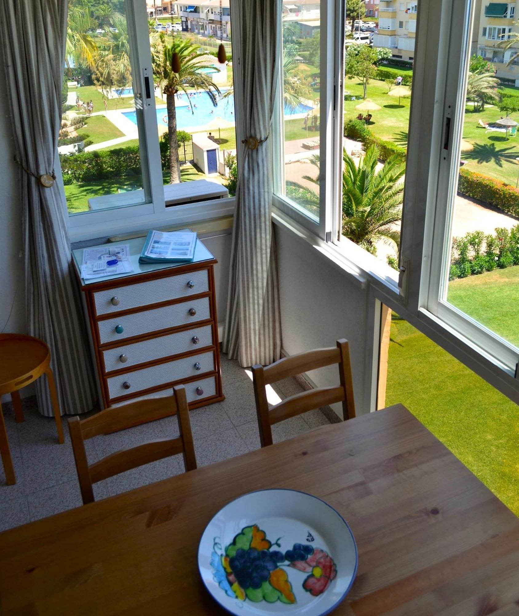 Spacious 1 Bedroom Apartment, Beach Front, Torrox Costa Exterior foto